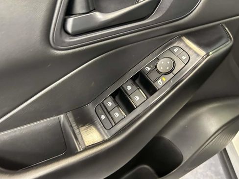 Used 2024 Nissan Rogue S AWD/4WD image 17