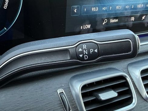 Used 2021 Mercedes-Benz GLS 450 4MATIC image 19