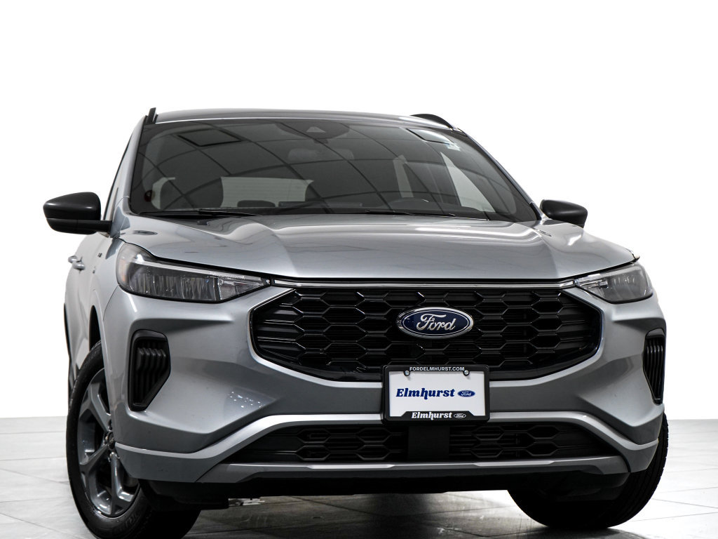 Certified 2024 Ford Escape ST-Line w/ Tech Pack #1 AWD/4WD image 3