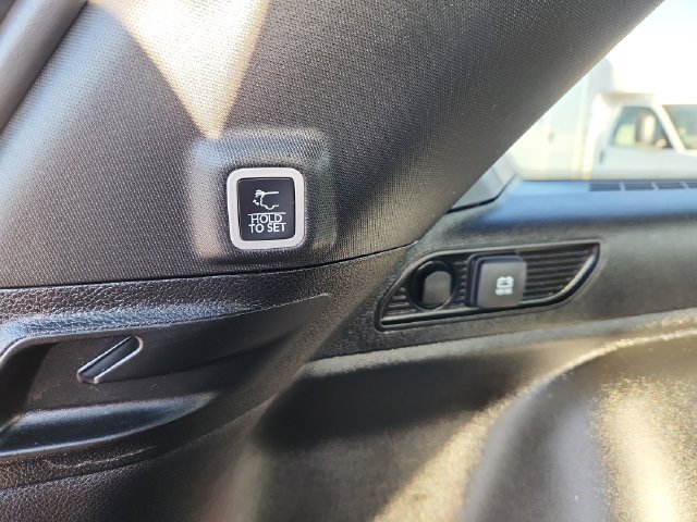Used 2025 Jeep Grand Cherokee Altitude AWD/4WD image 35
