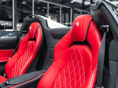Used 2023 Ferrari 812 GTS RWD image 25