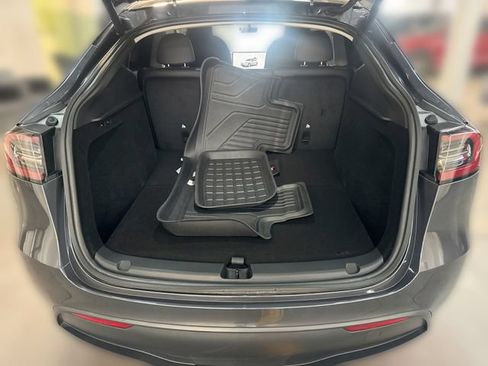 Used 2023 Tesla Model Y Long Range AWD/4WD image 22