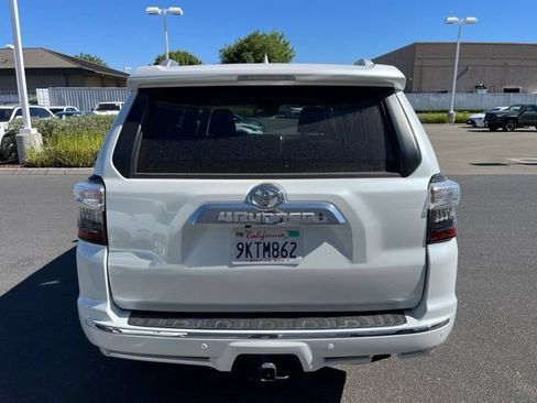 Used 2024 Toyota 4Runner Limited AWD/4WD image 4
