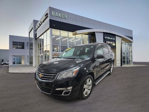 Used 2017 Chevrolet Traverse LT w/ Style and Technology Package image 1