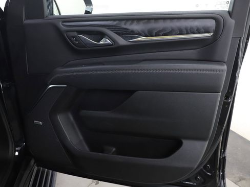 Used 2023 GMC Yukon Denali w/ Denali Reserve Package image 13