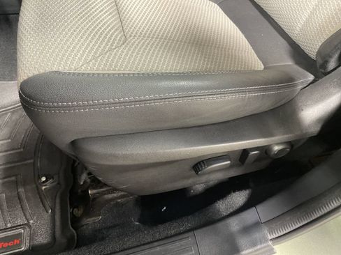 Used 2021 Subaru Forester Premium AWD/4WD image 37