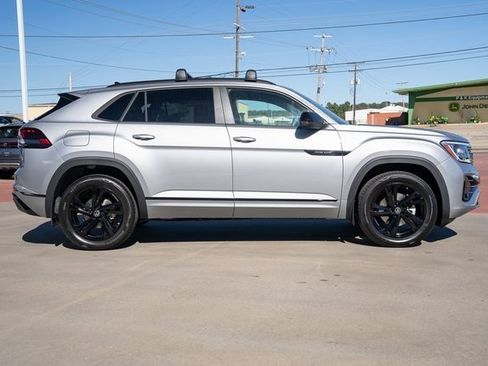 New 2026 Volkswagen Atlas Cross Sport SEL R-Line AWD/4WD image 7