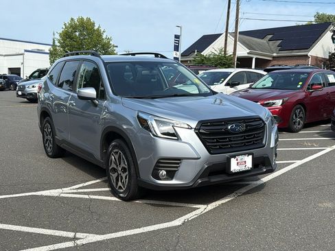 Certified 2023 Subaru Forester Premium AWD/4WD image 3