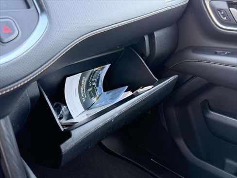 Used 2024 GMC Yukon XL AT4 w/ Technology Package image 32