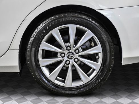 Used 2017 Toyota Camry XLE image 30