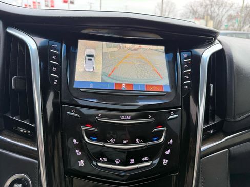 Used 2018 Cadillac Escalade ESV Platinum image 23