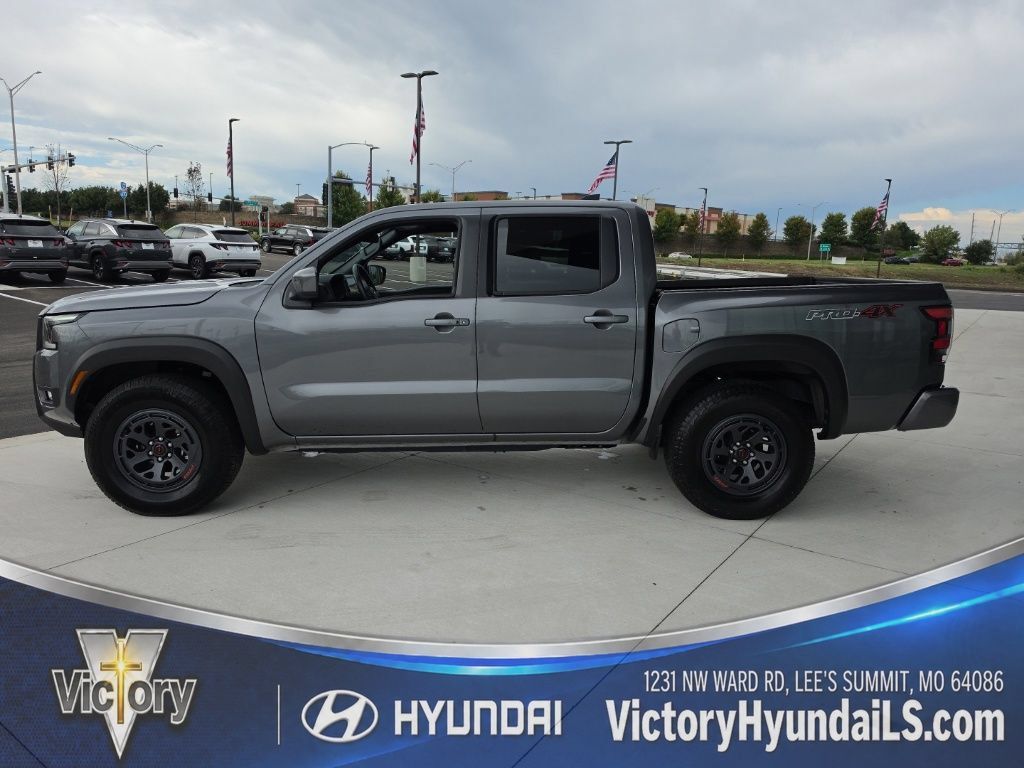 Used 2026 Nissan Frontier PRO-4X AWD/4WD image 2