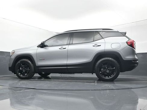 Used 2024 GMC Terrain AT4 image 9