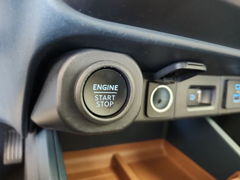 Certified 2024 Ford Maverick Lariat FWD image 28