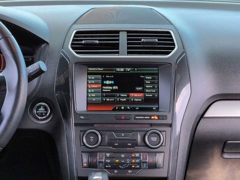 Used 2016 Ford Explorer XLT w/ Equipment Group 202A image 28