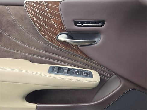 Used 2018 Lexus LS 500 image 23
