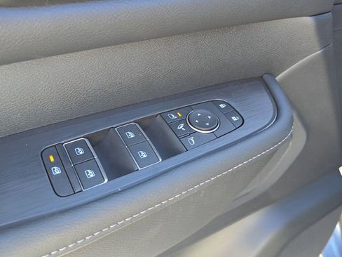 New 2026 Nissan Armada SL w/ Captain's Chari Seat Package image 23