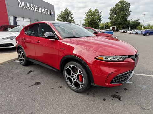 Used 2024 Alfa Romeo Tonale Ti w/ Premium Interior Package AWD/4WD image 9