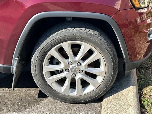 Used 2017 Jeep Grand Cherokee Limited w/ Luxury Group II image 10