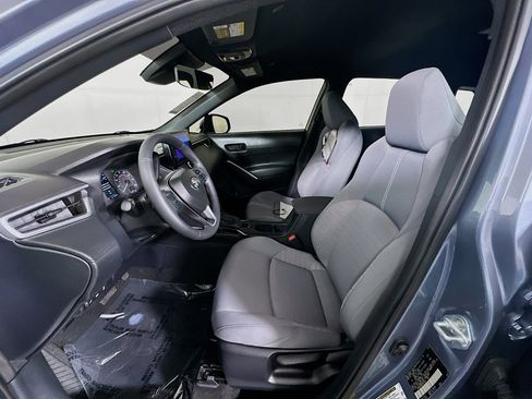 Used 2024 Toyota Corolla Cross SE image 12