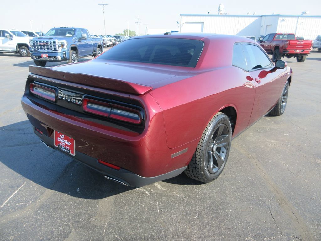 Used 2020 Dodge Challenger SXT RWD image 6