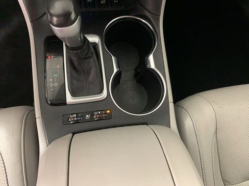 Used 2015 Toyota Highlander Limited image 29