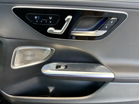 New 2025 Mercedes-Benz C 300 4MATIC Sedan image 18
