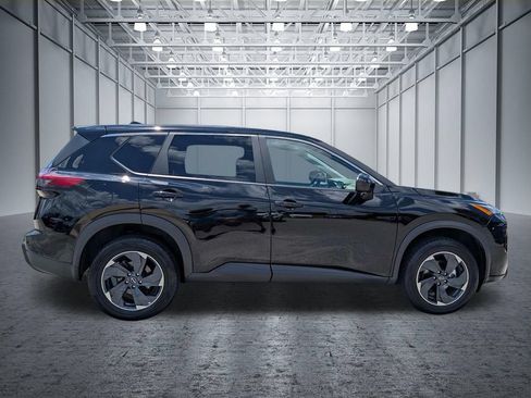Used 2025 Nissan Rogue SV AWD/4WD image 7