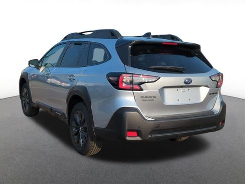 Certified 2025 Subaru Outback Onyx Edition image 4