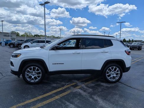 Used 2022 Jeep Compass Latitude AWD/4WD image 5