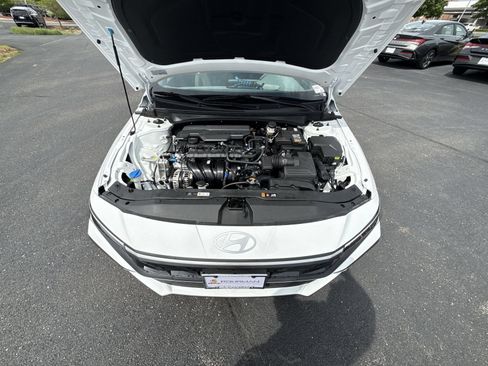 New 2026 Hyundai Elantra Sport FWD image 24