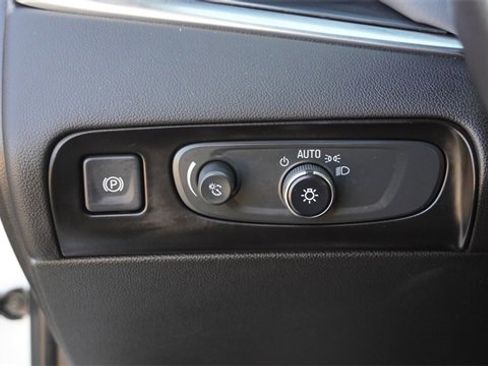 Used 2021 Buick Enclave Essence w/ Sport Touring Edition image 24