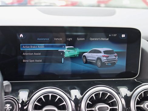 Used 2021 Mercedes-Benz GLA 35 AMG 4MATIC image 24