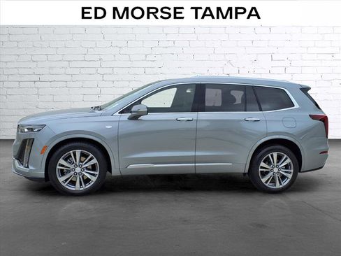 Used 2024 Cadillac XT6 Premium Luxury FWD image 2