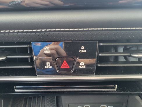 Used 2026 Volkswagen Atlas SE FWD image 22