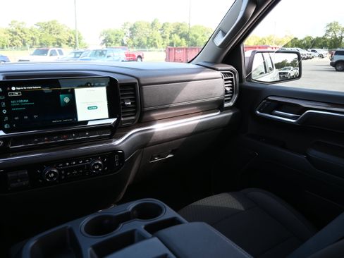 Used 2025 Chevrolet Silverado 1500 LT AWD/4WD image 28