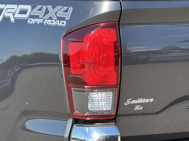Used 2019 Toyota Tacoma TRD Off-Road AWD/4WD image 9