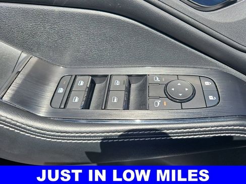 Used 2024 Nissan Rogue SV image 27