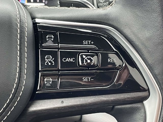Used 2021 Jeep Grand Cherokee L Overland w/ Luxury Tech Group IV AWD/4WD image 24
