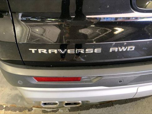 Used 2024 Chevrolet Traverse LT AWD/4WD image 8