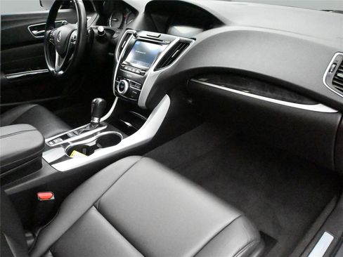 Used 2020 Acura TLX image 20