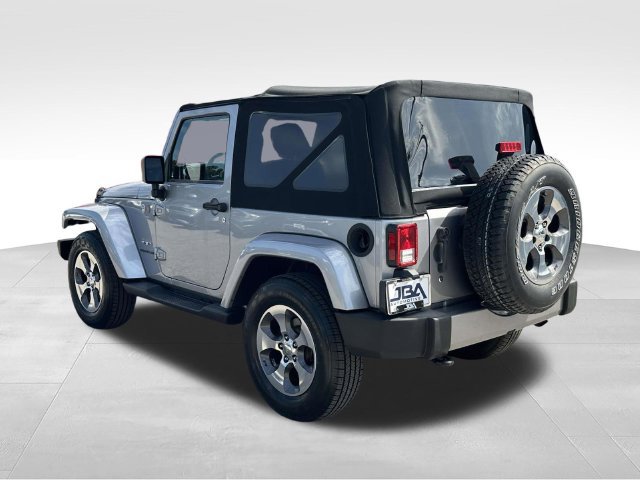 Used 2017 Jeep Wrangler Sahara w/ Connectivity Group AWD/4WD image 23