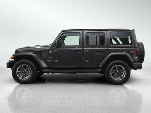 Used 2022 Jeep Wrangler Unlimited Sahara w/ Cold Weather Group AWD/4WD image 2