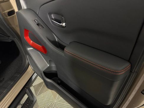 Used 2024 Nissan Frontier PRO-4X w/ Pro Convenience Package image 33