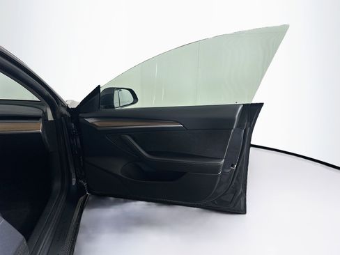 Used 2023 Tesla Model 3 Standard Range image 34