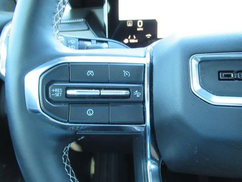 Used 2025 GMC Acadia Denali FWD image 23