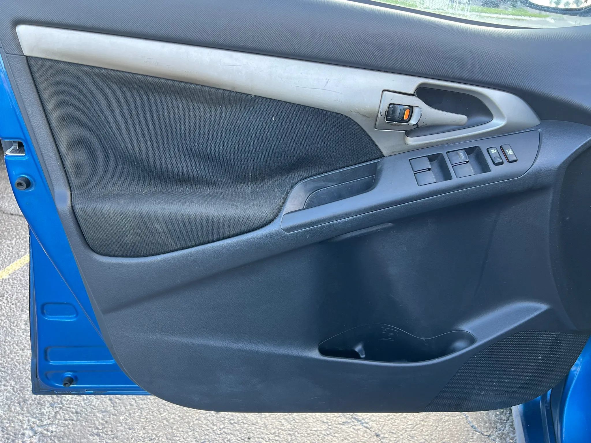 Used 2009 Toyota Matrix S w/ All Weather Guard Pkg FWD image 7
