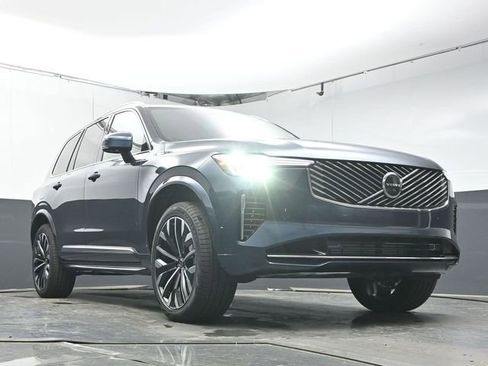 New 2026 Volvo XC90 T8 Plus w/ Protection Package Premier AWD/4WD image 34