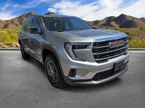 Used 2025 GMC Acadia Elevation FWD image 3