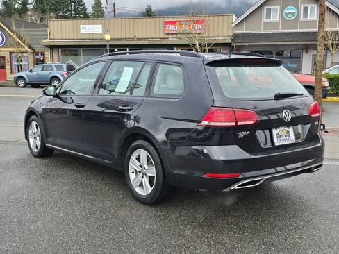 Used 2018 Volkswagen Golf SE image 7